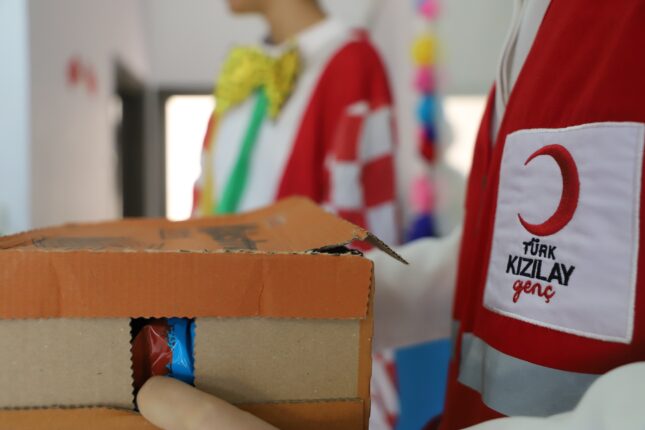 “BAĞIŞÇILARIMIZA VE GÖNÜLLÜLERİMİZE TEŞEKKÜR EDİYORUZ”