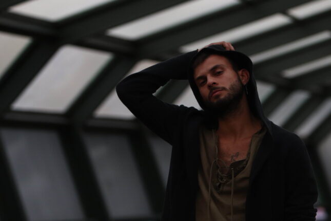 ZEO’dan taze ve dokunaklı bir şarkı ‘ÇAMURLU YOLLAR’