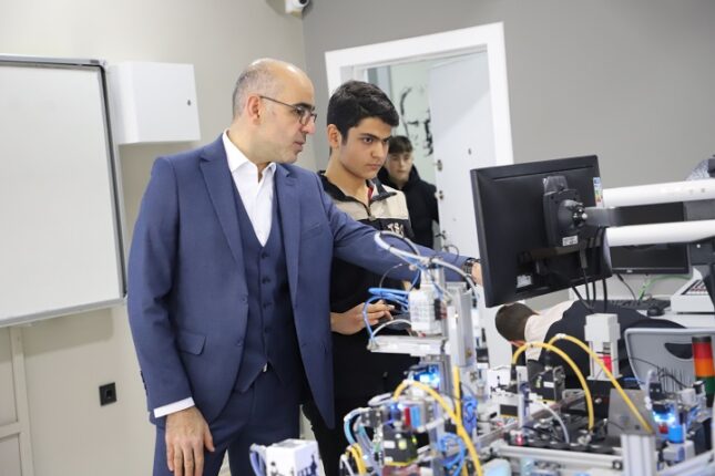 Endüstriyel Otomasyon Teknolojilerinin geleceği bu laboratuvarda şekilleniyor