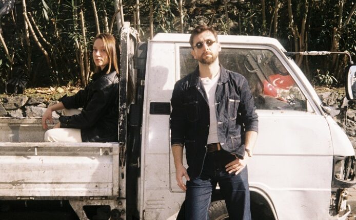 Akustikadam & Melisa Karakurt – Hatırlanan Şeyler