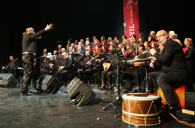 YENİ YILA TÜRKÜLERLE MERHABA