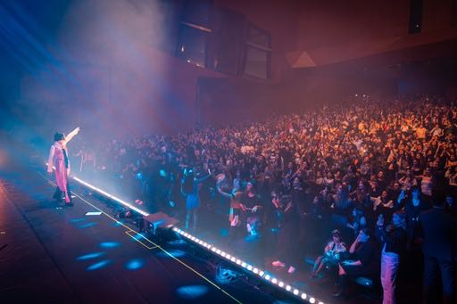 UNUTULMAZ BİR GECE YAŞATTI