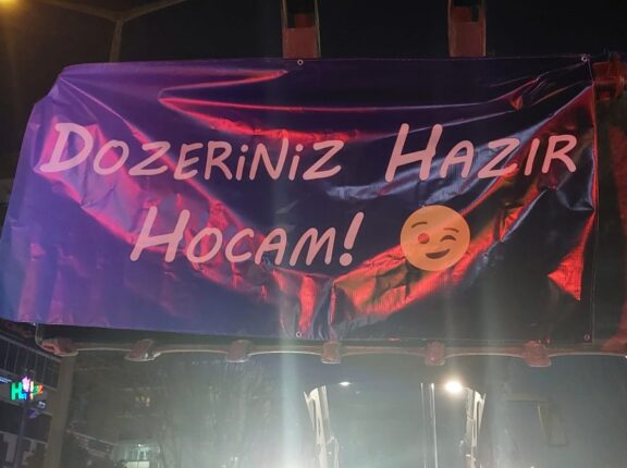 İnce Bursa’da gençlere seslendi: Siz oy kullanmayın diye kanun çıkarttılar