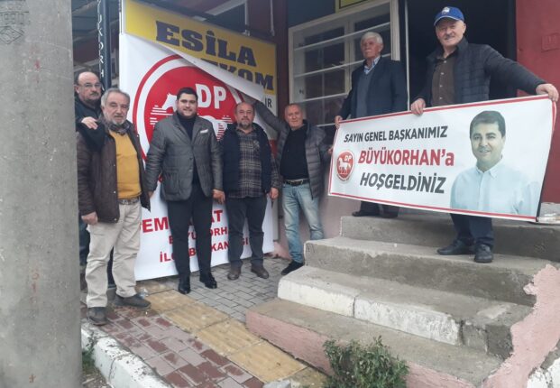 Şahinkaya Mağarası’na Türk bayrağı! Demokrat Başkan şov yaptı!