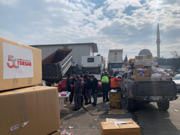 TURSAB Deprem Bölgesinde! “Yanınızdayız”