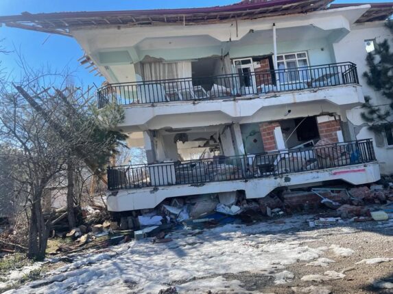 İYİ BURSA; Allah böylesi büyük acıları bir daha milletimize yaşatmasın!