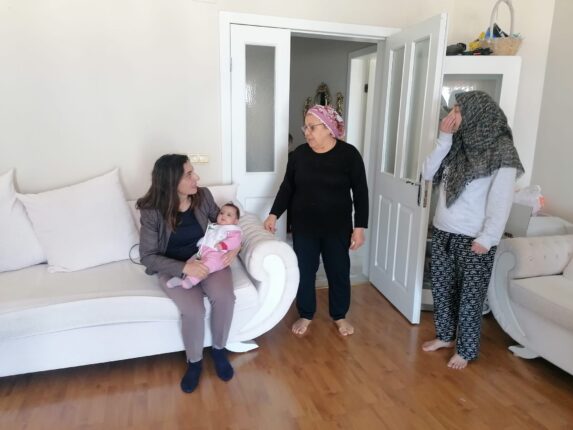 CHP’li Vekil ile Azra Bebek’in Duygusal Buluşması!