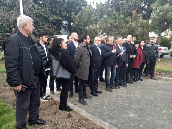 ZAFER BURSA; Sığınmacılardan niye bu kadar korkuyorsunuz!