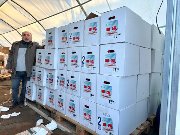 Çin’den Depremzede Ailelere Erzak Yardımı!