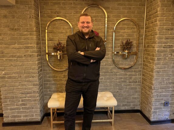 KENAN AKANSEL YENİ KİTABI İÇİN ÇALIŞIYOR