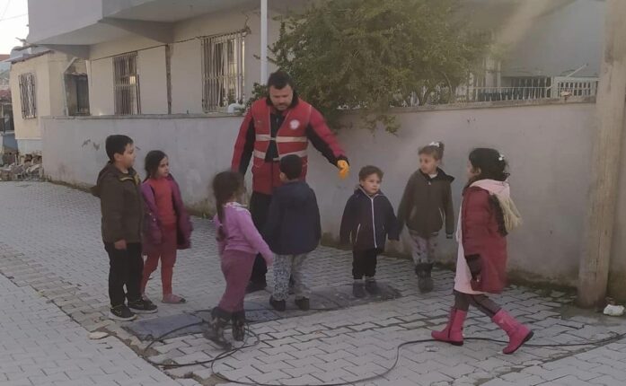 Karnınız Aç mı ? Diyorum…  Annemi Kurtardınız mı ? Diye Soruyor
