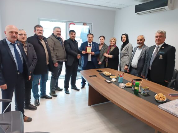 Hak ve Adalet Bursa; “Siyaset Artık Tek Renk Değil, Bizde Varız!”