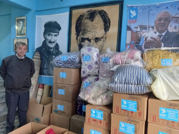 DSP BURSA; Depremzedeler İçin Ecevit Gönüllüleri Her Yardımı Yapmaya Hazırdır