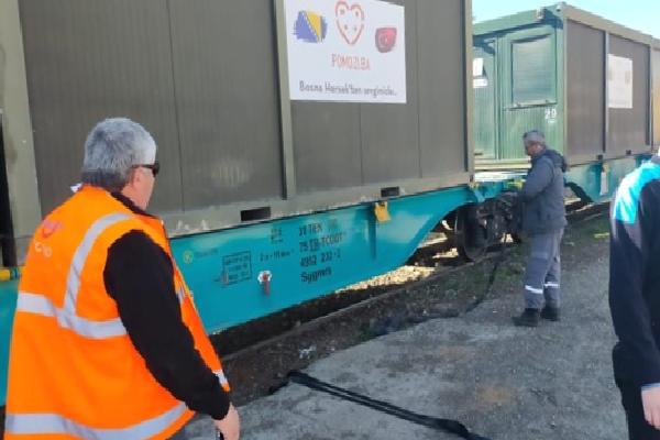 Deprem bölgesine demiryolu ile 573 yaşam konteyneri gönderildi