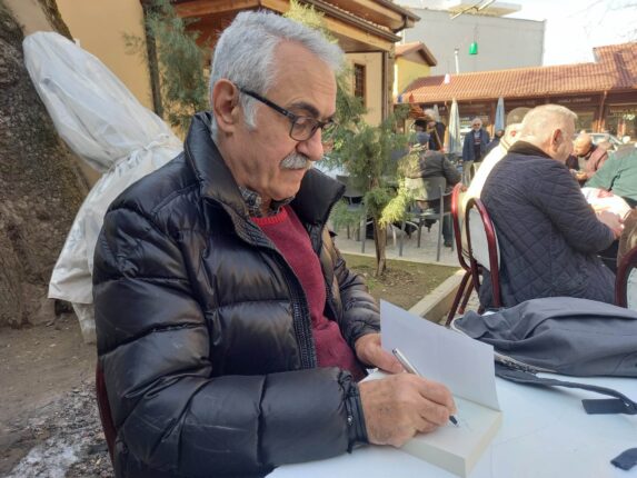 Bursa’nın Tarihine Işık Tutuyor! Ekrem Hayri Peker’den Yeni Kitaplar…