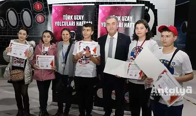 TÜRK UZAY YOLCULARI PROGRAMINA SEÇİLEN 100 ÖĞRENCİ MEZUN OLDU