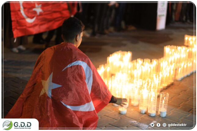 Gazze Destek Derneği üyeleri depremde hayatını kaybedenler için Fatihalar okudu