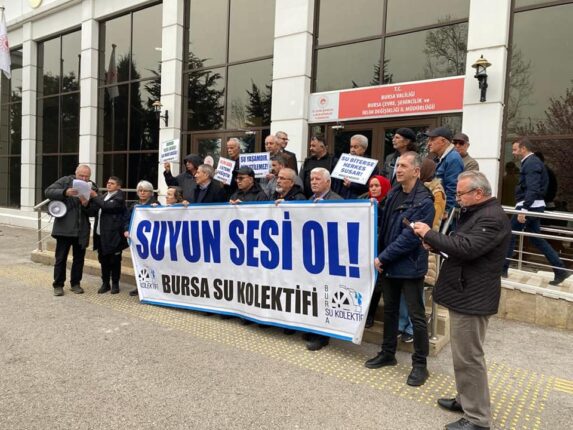 AKP, devletin halk adına korumakla yükümlü olduğu ormanlarımızı talana açtı