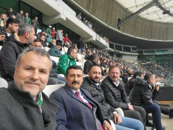 Bursaspor’a verilen bu ceza Bursa’yı yönetenlere ve bu şehri yetim ve öksüz bırakan herkese kapak olsun!