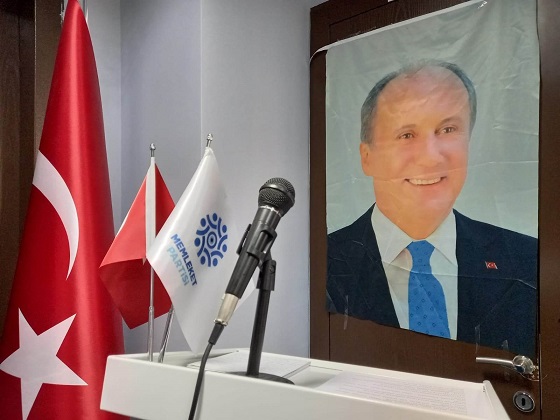 “BİZ IRKÇI DEĞİLİZ AMA ENAYİDE DEĞİLİZ”