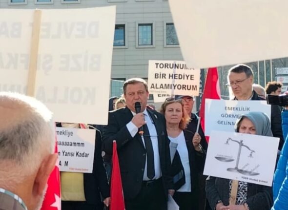 “EMEKLİLER YOKSULLUKTA EŞİTLENDİ”