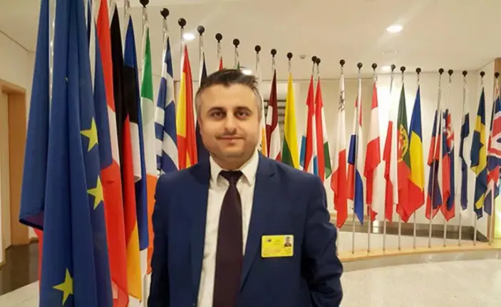 Ünlü Gazetecinin Tercihi Yeniden Refah!