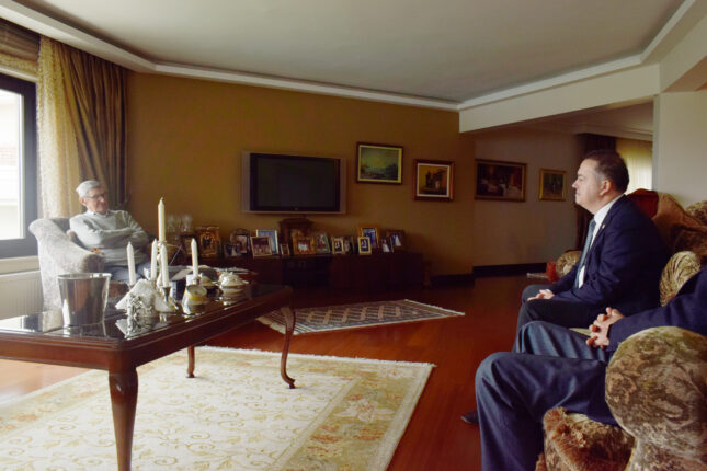 AYTUĞ ONUR BURSA’NIN ETKİN ÇEVRELERİ İLE BULUŞMALARA DEVAM EDİYOR