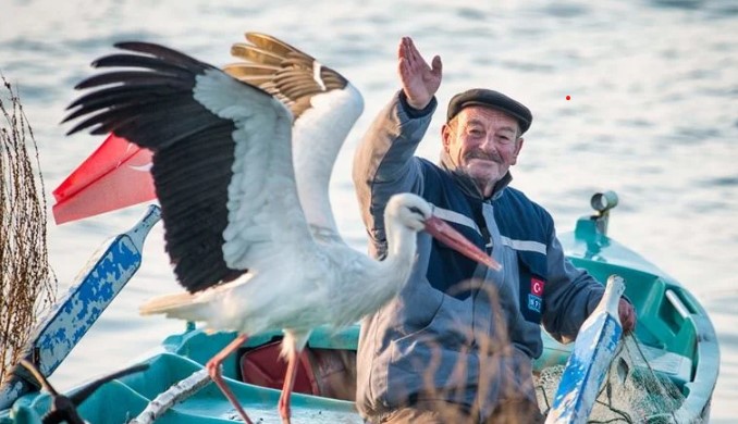 “KARACABEY’DE HİZMETLERİ LEYLEKLER GÖTÜRDÜ”