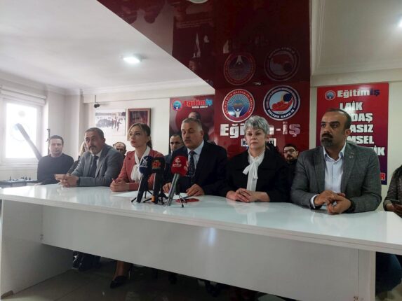 Eğitim İş: Çadır üretimi yalanını sonuna kadar takip edeceğiz!