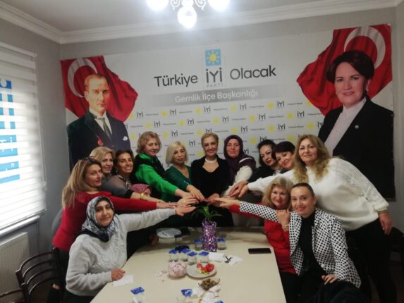 İYİ GEMLİK; KADINLAR ÖLMESİN EVLATLAR ANNESİZ BÜYÜMESİN.