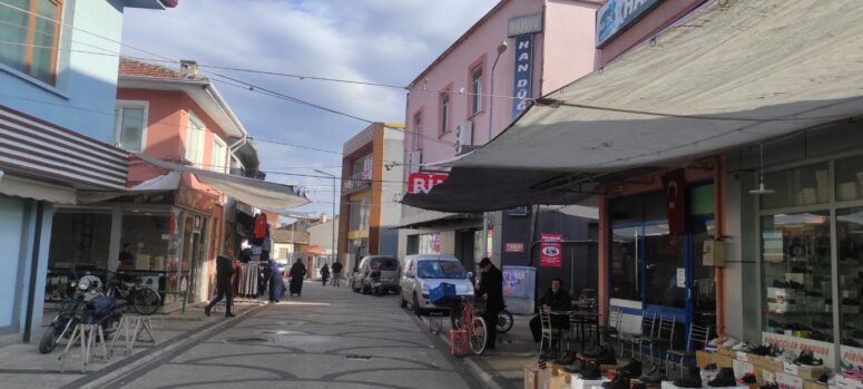 İYİ PARTİ YEŞEHİR; KARABACAK SOKAKTAKİ GÖRÜNTÜ ÇARŞIYA YAKIŞMIYOR!