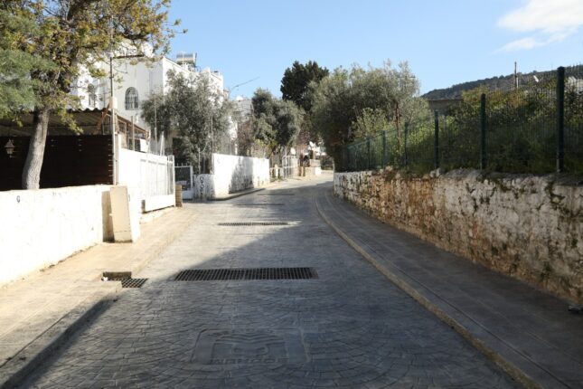 BELEDİYE, YILLARIN KÂBUSUNA SON VERDİ    DERE SOKAK’TA ÇALIŞMALAR TAMAMLANDI