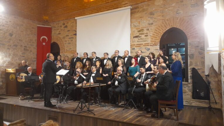 Uludağ Sanat Derneği Korosu’nun Nağmeleri Depremzede Aileler İçin