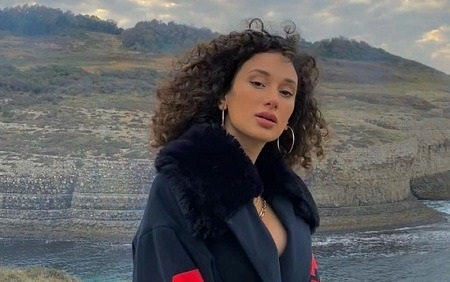 Mela Bedel’den bir isyanın iç çekişi: “Canım”     Mela Bedel: “Sitemim hayatın kendisine”