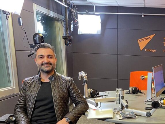 FIRAT DEVECİOĞLU ile “SCHOPENHAUER TEDAVİSİ” BAŞLIKLI PSİKOFELSEFE ÇALIŞMASI 26 NİSAN’DA THINK HOUSE’TA!