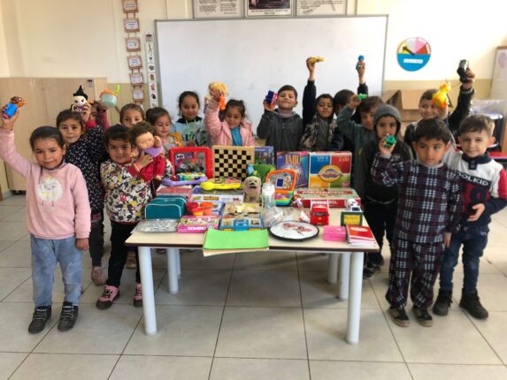 Emeklilerin Yüreği Depremzedeler İçin Atıyor!