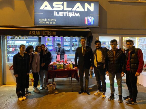 Asrın Dayanışması Bu Gençlerin Tertemiz Yüreklerinde!