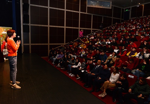 KİTABINI OKUDUKLARI YAZARLA BULUŞTULAR