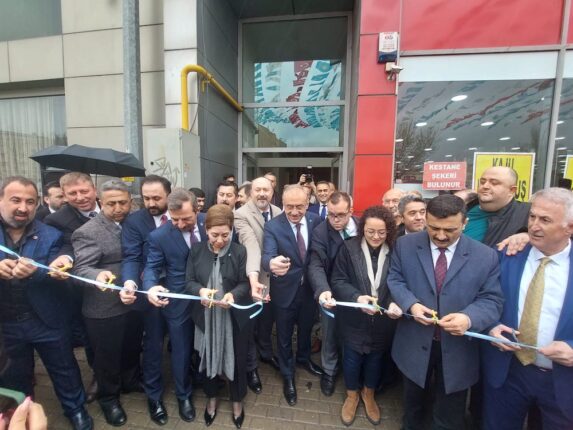 Bütün gayretimiz bu milletin evlatlarını hukukun hâkim olduğu bir ülkede yaşamasıdır