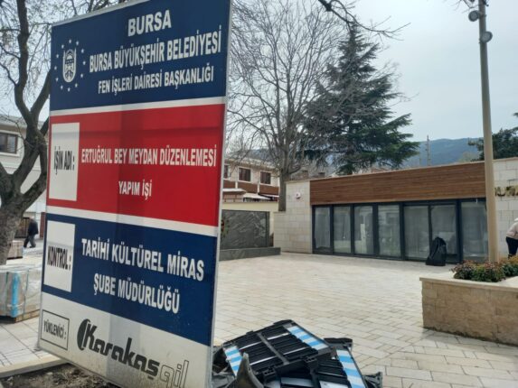 DEVA OSMANGAZİ; “Kapalı Hanlar Bölgesinde Kamulaştırılan Alan, Ertuğrulbey Meydanı Gibi Betona Gömülmesin!”