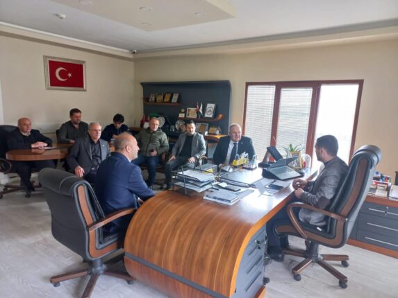 İYİ Aday Hızlı Başladı! Sahanın Tozunu Aldı!