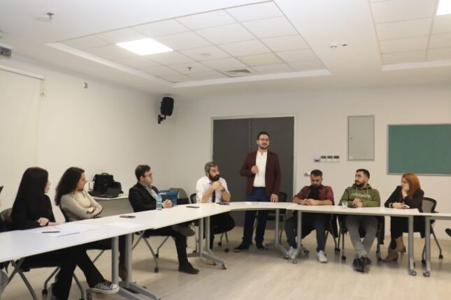 Çalışır: Tek derdimiz mesleğimiz…