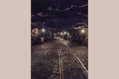 GERÇEK BİR MADEN FACİASINDAN ESİNLE DANIEL WILES’IN İLK ROMANI “MERCIA’NIN BEDELİ”, AYRINTI’DAN ÇIKTI!