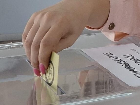 “YA ÖZGÜRLÜĞE YA DA ESARETE OY VERECEĞİZ”