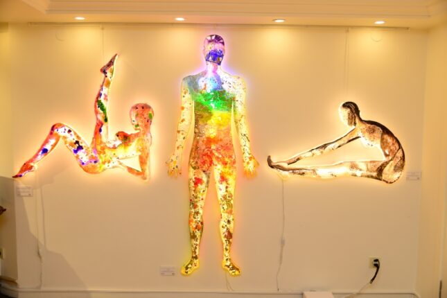 GENÇ YETENEK YÜKSEL BAŞARAN YILDIZ’DAN “RENKLERİN GÜCÜNDEN” İLHAM ALAN SERGİ