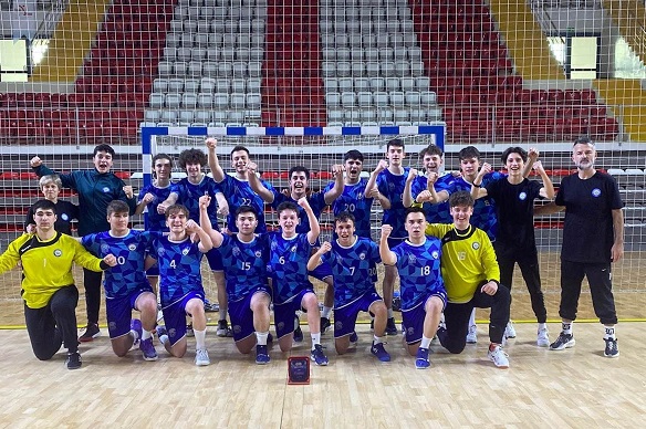 NİLÜFER’İN YILDIZLARI YENİLGİSİZ TÜRKİYE ŞAMPİYONU