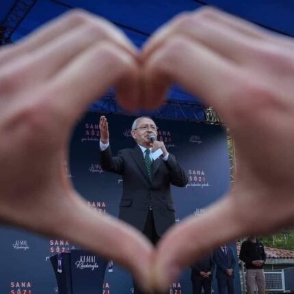 ÜLKEMİZİN TÜM RENKLERİ BİR ARADA DEMEOKRASİYE SAHİP ÇIKIYOR.