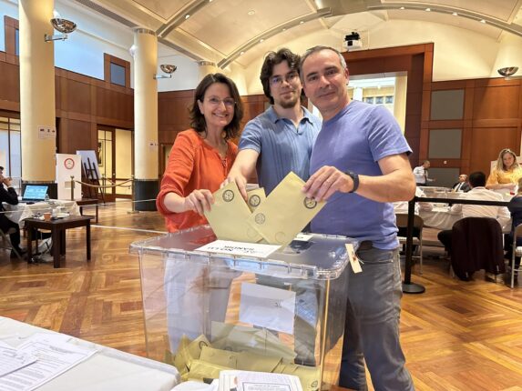 Emiroğlu; “Türkiye’de 28 Mayısta Baharın Gelmesini Arzu Ediyoruz!”