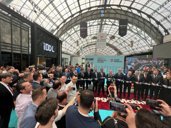 İnegöl Mobilya Fuarı Tamamlandı!   MOSDER üyeleri İnegöl Fuarı’nda Ziyaretçilerini Ağırladı