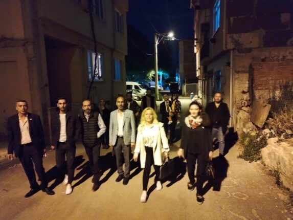 Genç’lerden Yıldırım Taarruz! “Depremin Adım Adım Yaklaştığı Bursa’nın Gecekondu Cenneti Olmasının Müsebihi 21 Yıllık Beceriksiz Yönetimdir!”